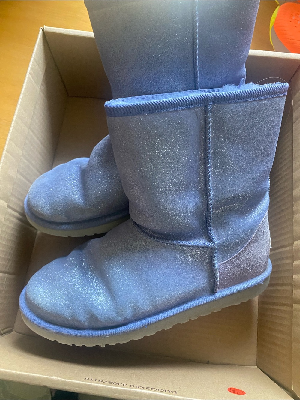 Youth  5 classic sparkley Uggs guc